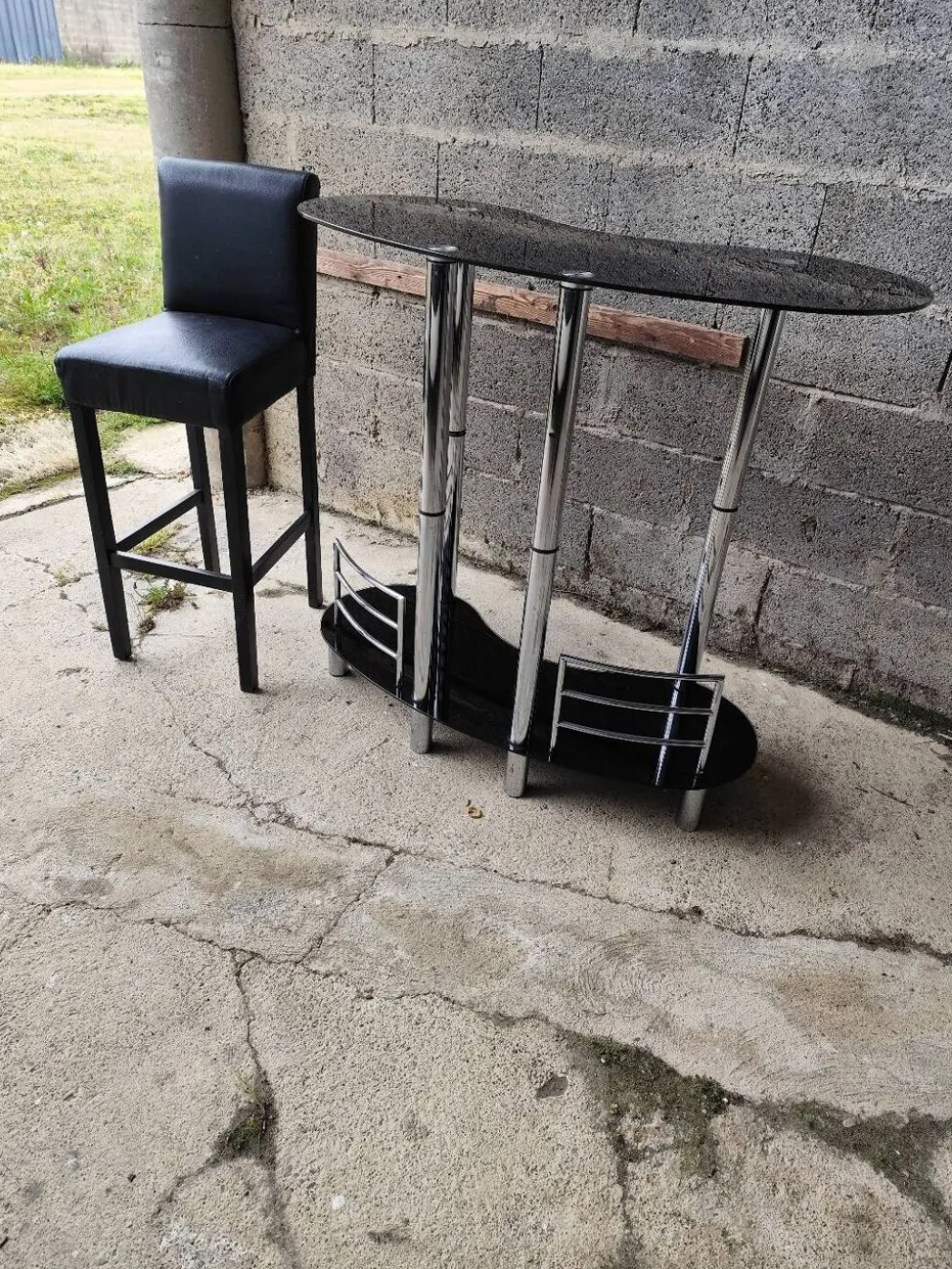 Meuble bar avec un tanouret