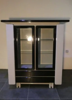 Meuble bar bicolore en bois laqué, Italie, années 80