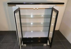 Meuble bar bicolore en bois laqué, Italie, années 80