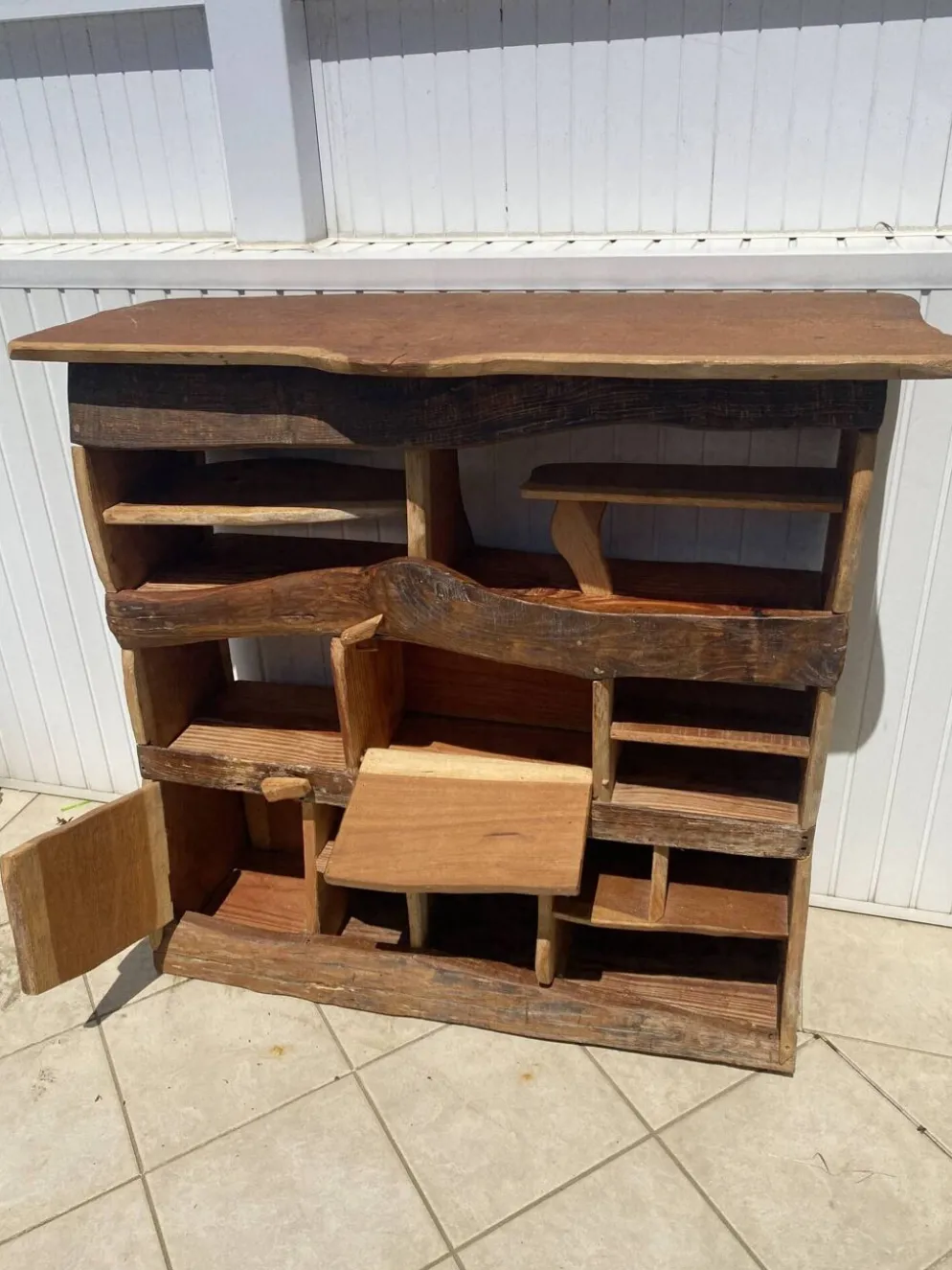 Meuble bar buffet brutaliste chalet