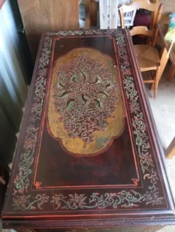 Meuble bar chinois en bois laqué et gravé – années 1970