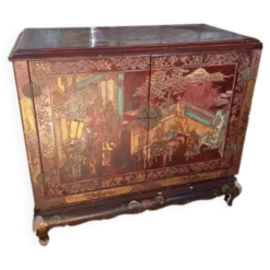 Meuble bar chinois en bois laqué et gravé – années 1970