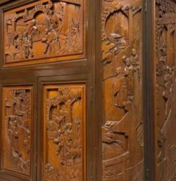 Meuble bar chinois sculpté en bois – XXe siècle