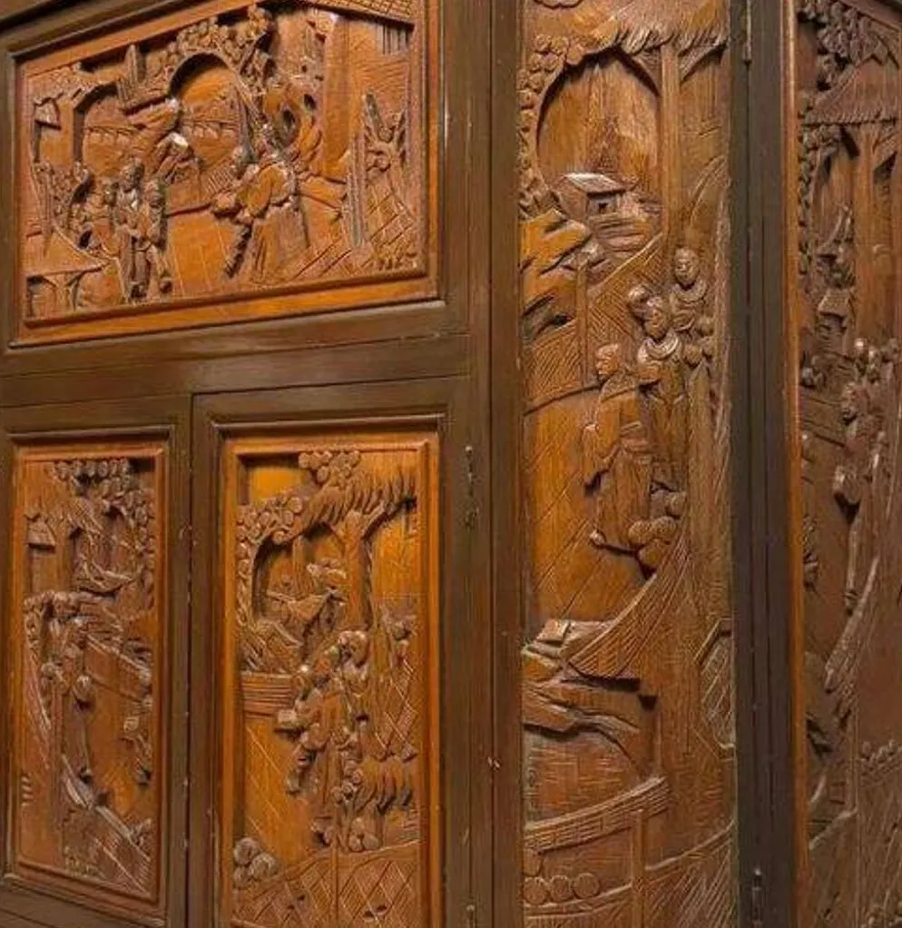 Meuble bar chinois sculpté en bois – XXe siècle