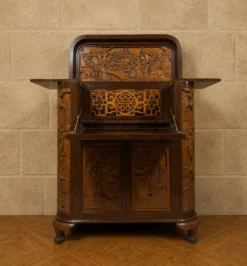 Meuble bar chinois sculpté en bois – XXe siècle