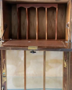 Meuble bar cocktail Tunbridge of London en bois marron et jaune, peint à la main, 1950s