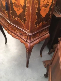 Meuble bar cocktail vintage italien marron en bois incrusté marqueterie années 1950