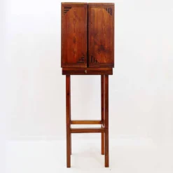 Meuble bar contemporain en bois