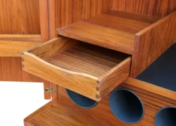 Meuble bar danois en teck par Illum Wikkelsø pour CFC Silkeborg, années 196