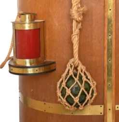 Meuble bar à décor marine