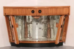 Meuble bar en bois clair attribué à Paolo Buffa, années 1940