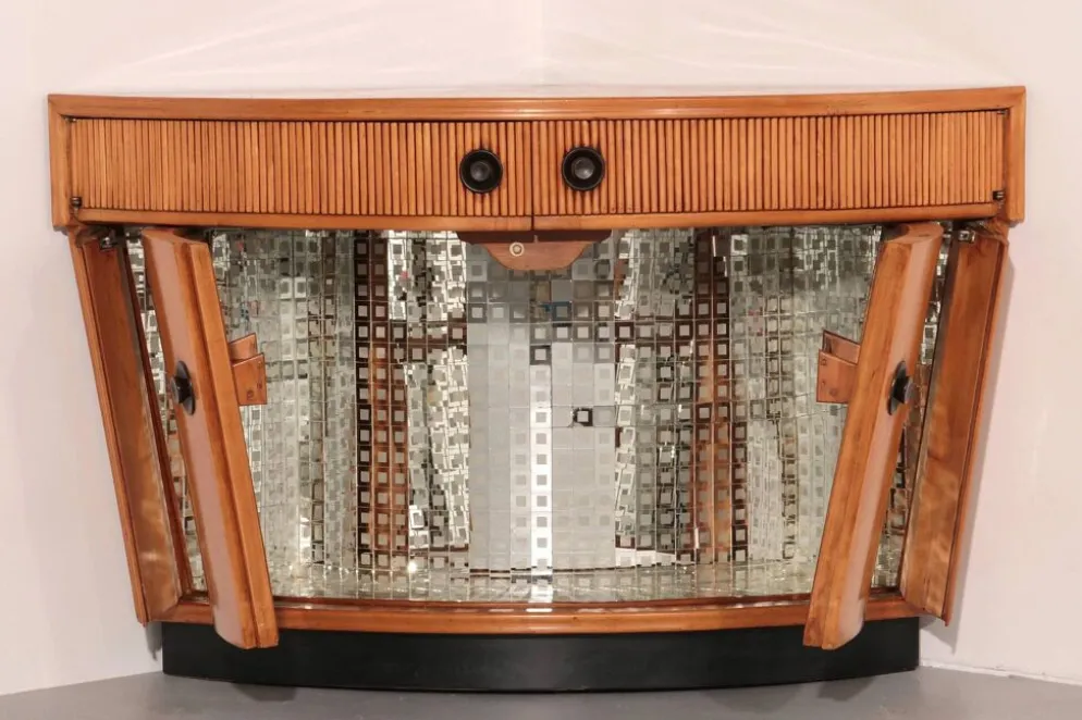 Meuble bar en bois clair attribué à Paolo Buffa, années 1940