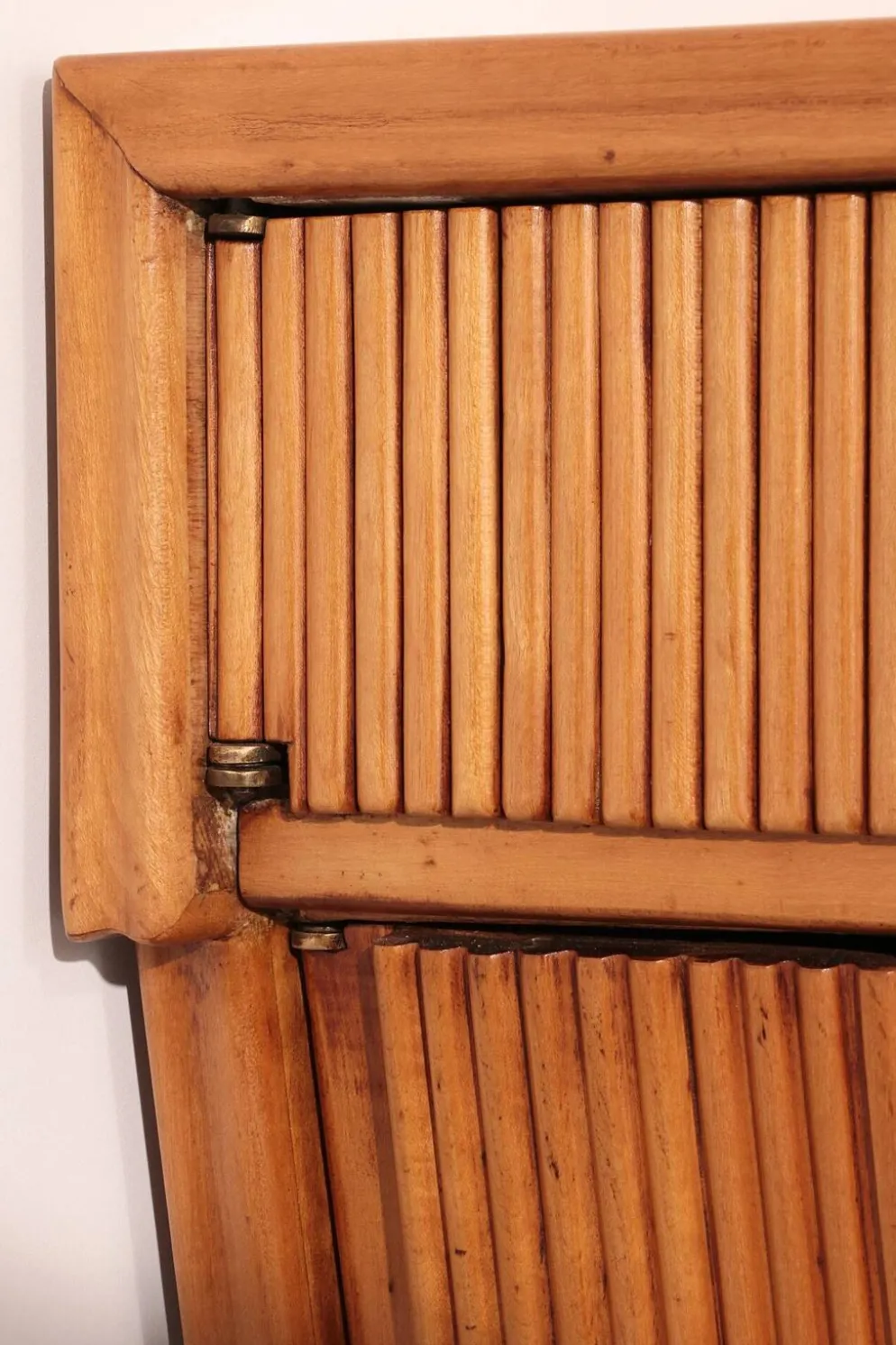 Meuble bar en bois clair attribué à Paolo Buffa, années 1940