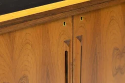 Meuble bar extensible "Times" de Torbjørn Afdal en bois de rose
