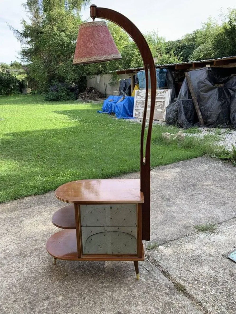 Meuble bar lumineux en noyer marron Art Déco 1950s avec lampe et laiton