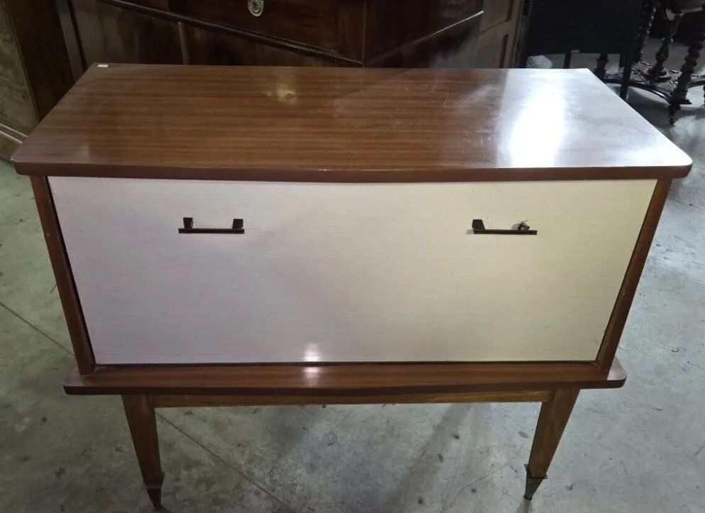Meuble bar vintage de style mid-century des années 1950–60