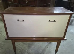 Meuble bar vintage de style mid-century des années 1950–60