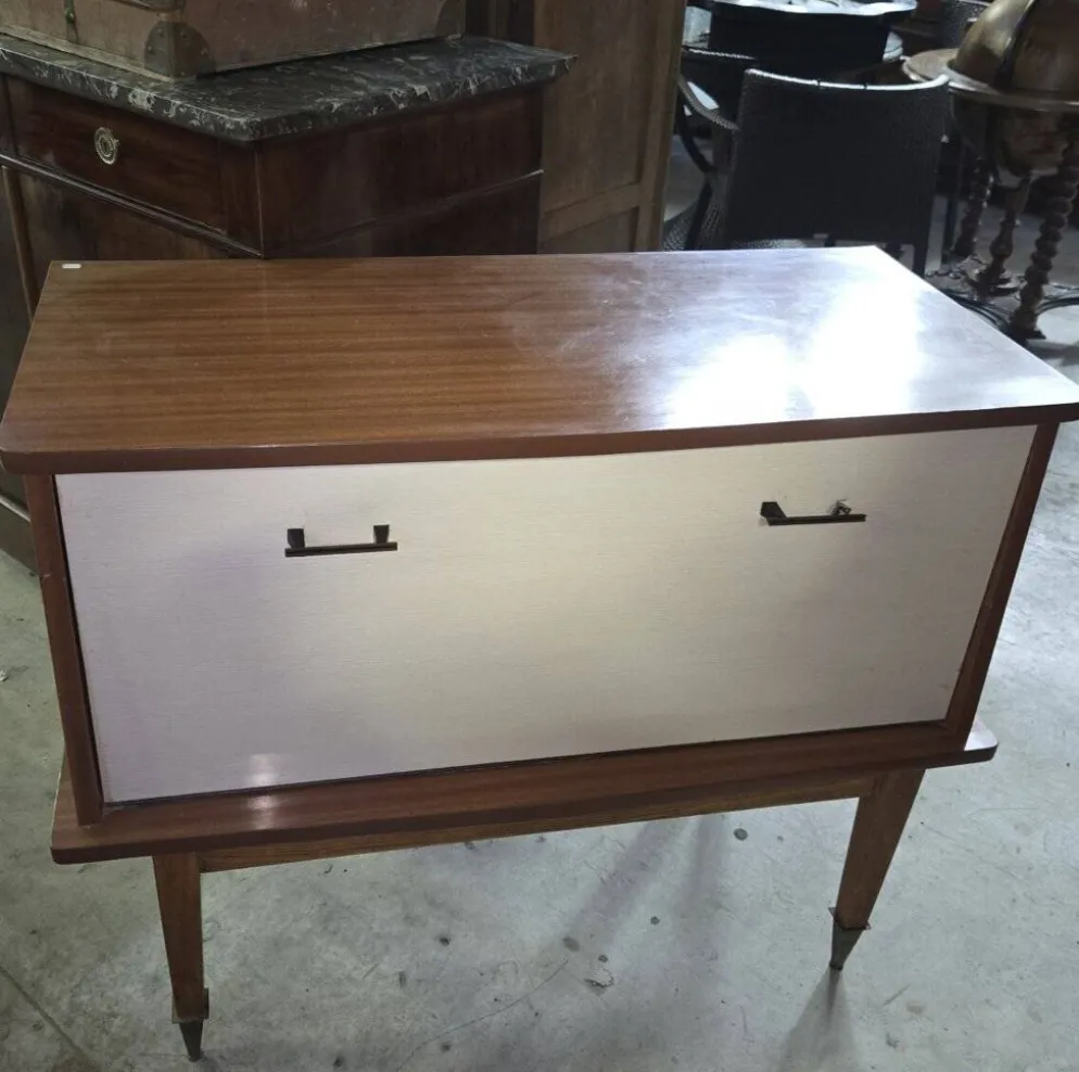 Meuble bar vintage de style mid-century des années 1950–60