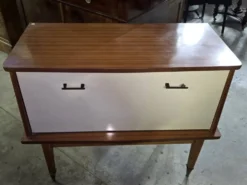 Meuble bar vintage de style mid-century des années 1950–60