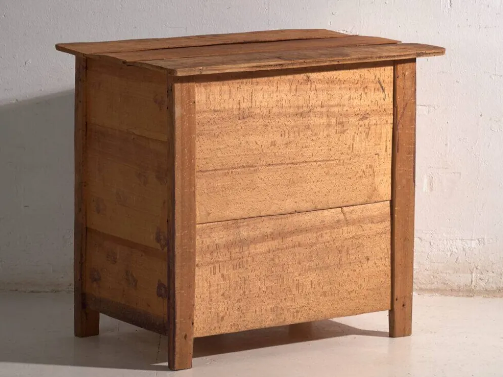 Meuble bas ancien en bois de pin – Europe centrale, vers 1870