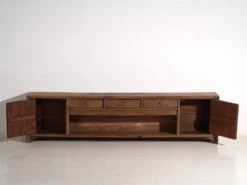 Meuble bas ancien en bois de pin – Chine, vers 1900
