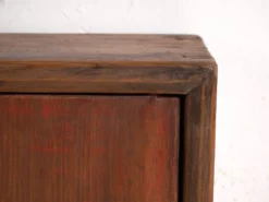 Meuble bas ancien en bois de pin – Chine, vers 1900