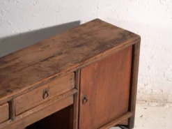 Meuble bas ancien en bois de pin – Chine, vers 1900