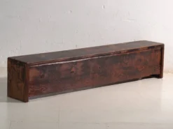 Meuble bas ancien en bois d’orme – Chine, vers 1900
