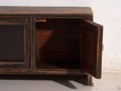 Meuble bas ancien en bois d’orme – Chine, vers 1900