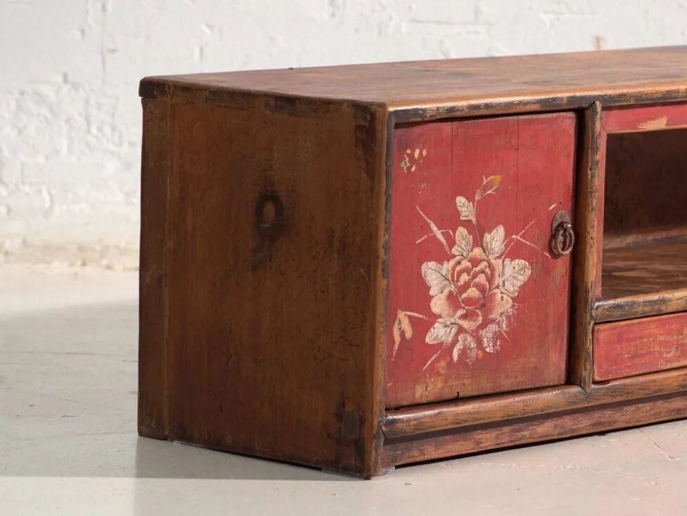Meuble bas ancien en bois d’orme – Chine, vers 1900