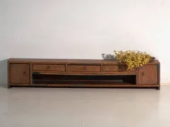 Meuble bas ancien en bois d’orme – Chine, vers 1900