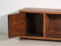 Meuble bas ancien en bois d’orme – Chine, vers 1900