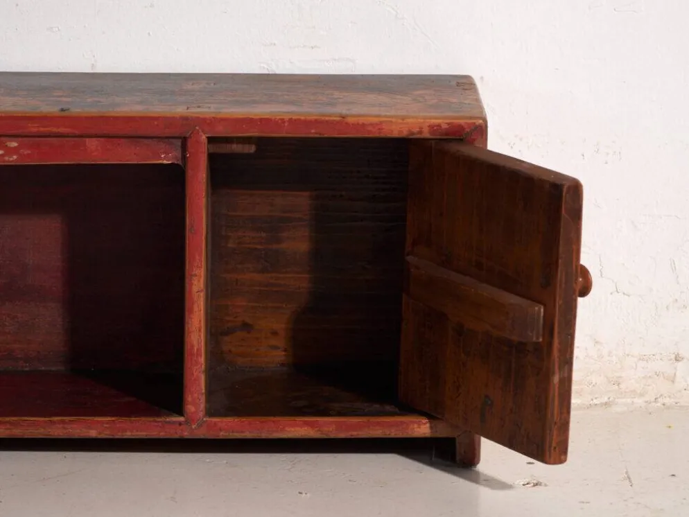 Meuble bas ancien en bois d’orme – Chine, vers 1900
