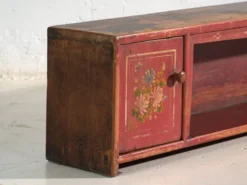 Meuble bas ancien en bois d’orme – Chine, vers 1900
