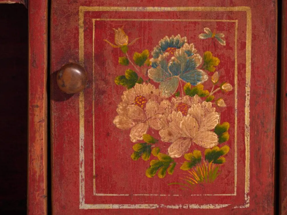 Meuble bas ancien en bois d’orme – Chine, vers 1900