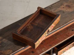 Meuble bas ancien à fleurs peintes en bois de pin – Chine, vers 1900