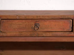 Meuble bas ancien laqué en bois d’orme – Chine, vers 1900