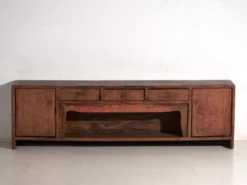 Meuble bas ancien laqué rouge en bois de pin – Chine, vers 1900
