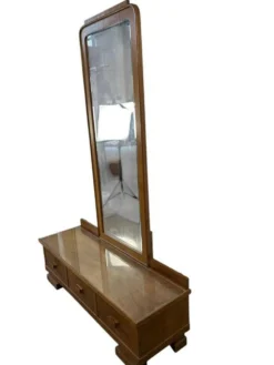 Meuble bas, d'entrée vintage en bois avec miroir