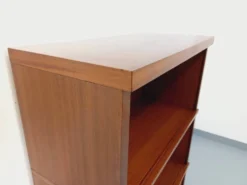 Meuble bibliothèque de rangement vintage en bois de chêne des années 60