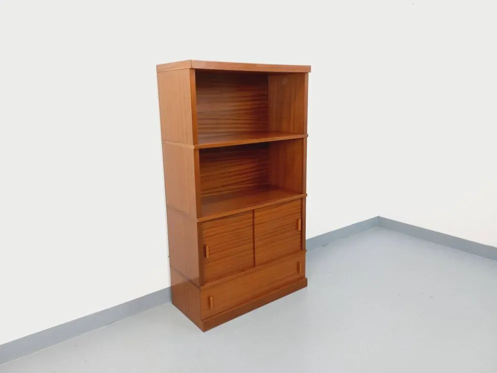 Meuble bibliothèque de rangement vintage en bois de chêne des années 60