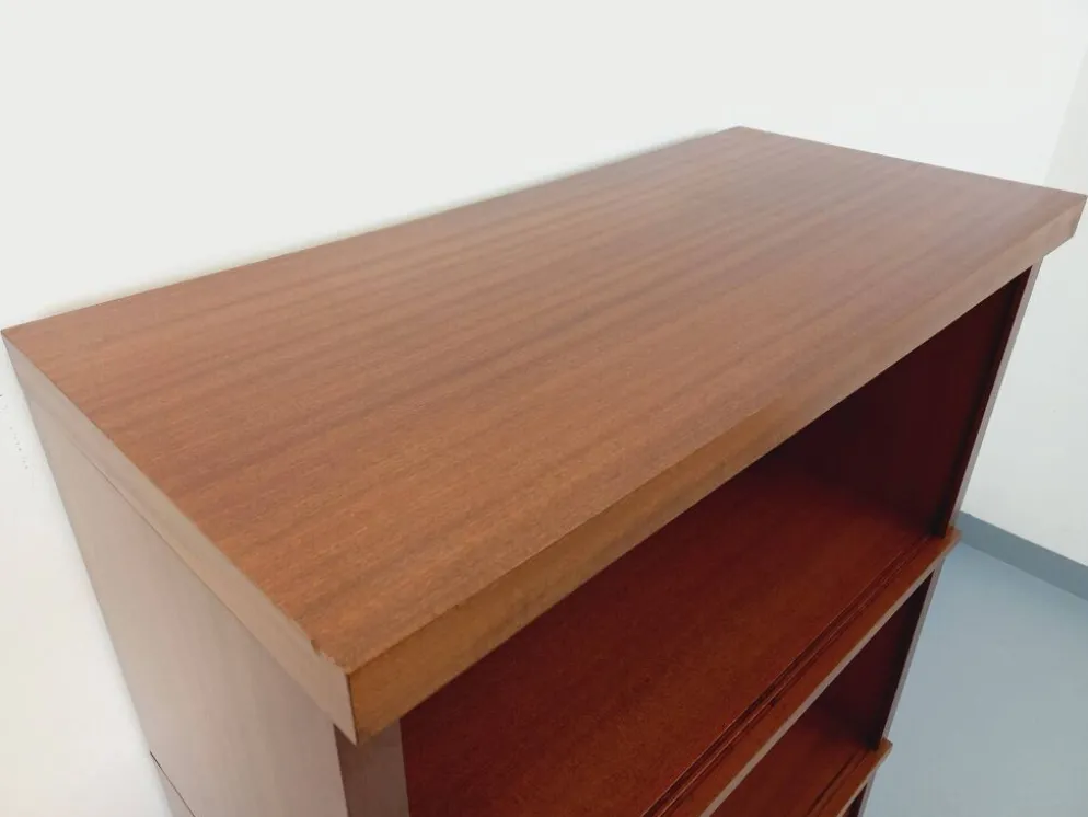 Meuble bibliothèque de rangement vintage en bois de chêne des années 60