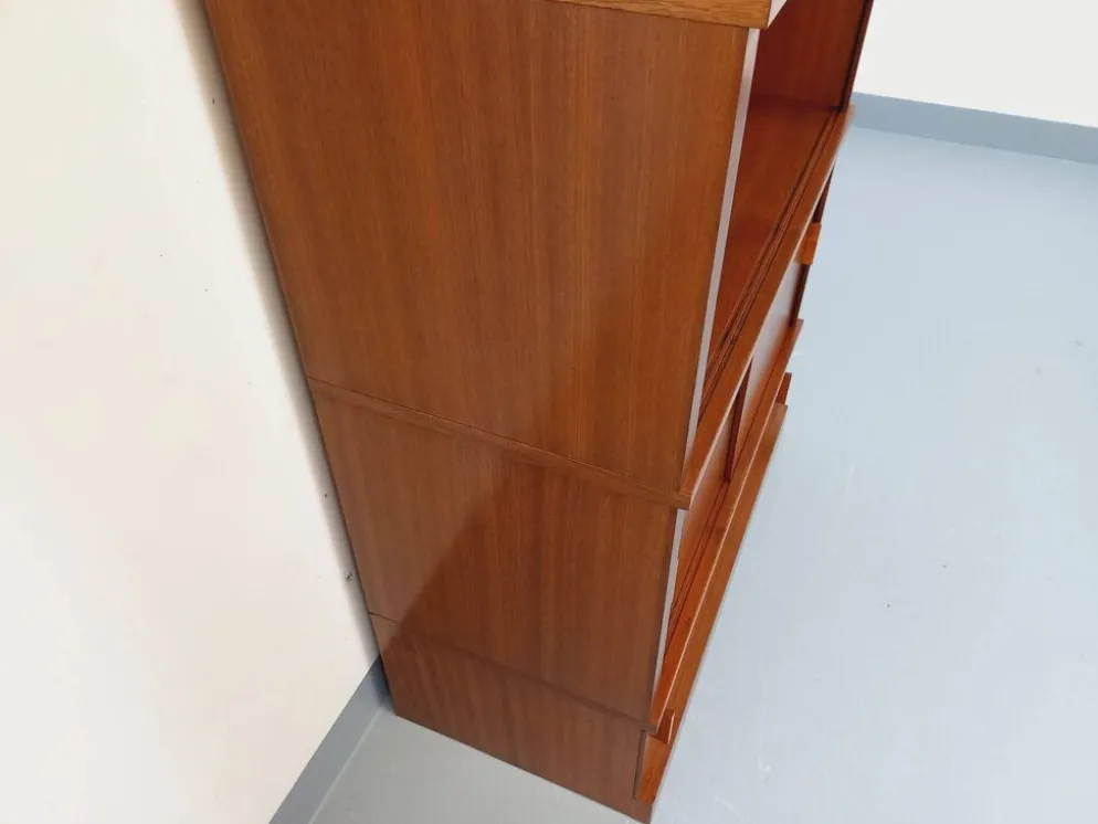 Meuble bibliothèque de rangement vintage en bois de chêne des années 60