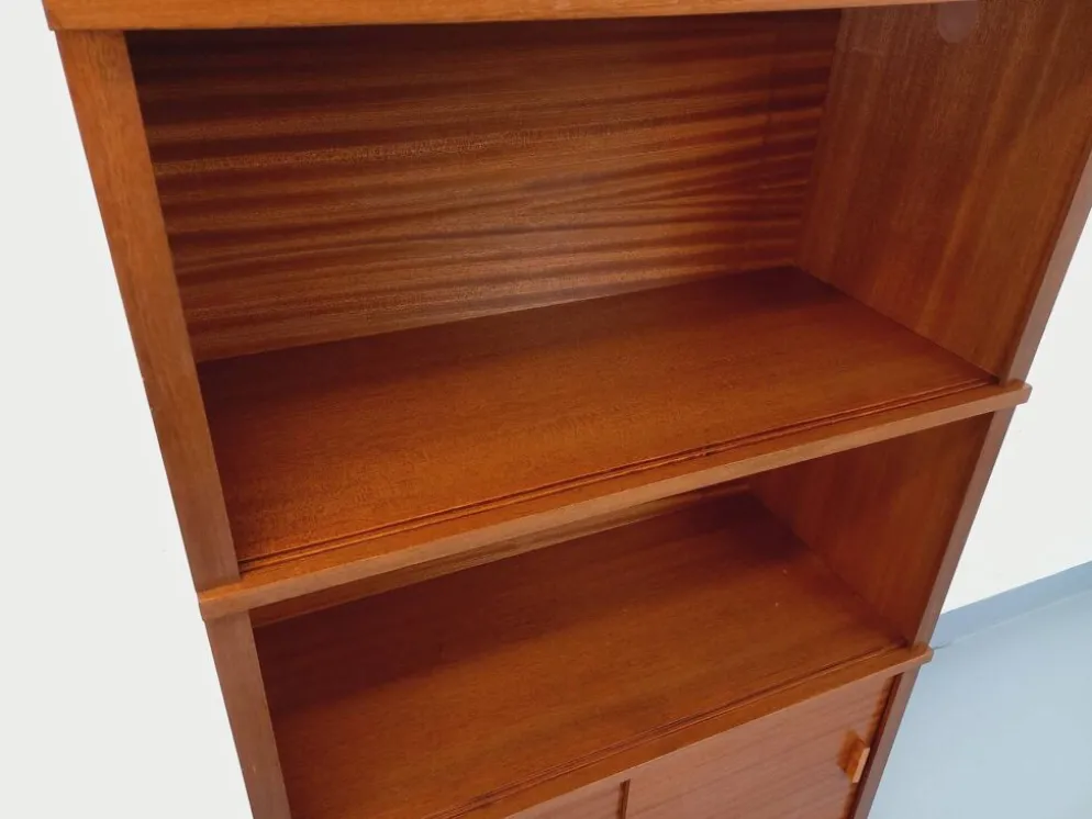 Meuble bibliothèque de rangement vintage en bois de chêne des années 60