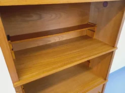 Meuble bibliothèque de rangement vintage en bois de chêne des années 60