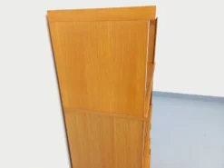 Meuble bibliothèque de rangement vintage en bois de chêne des années 60