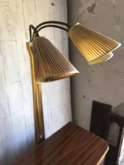 Meuble à boissons Art Déco en noyer marron avec lampe intégrée et laiton, 1950s