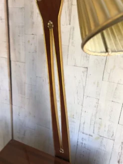 Meuble à boissons Art Déco en noyer marron avec lampe intégrée et laiton, 1950s