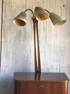 Meuble à boissons Art Déco en noyer marron avec lampe intégrée et laiton, 1950s