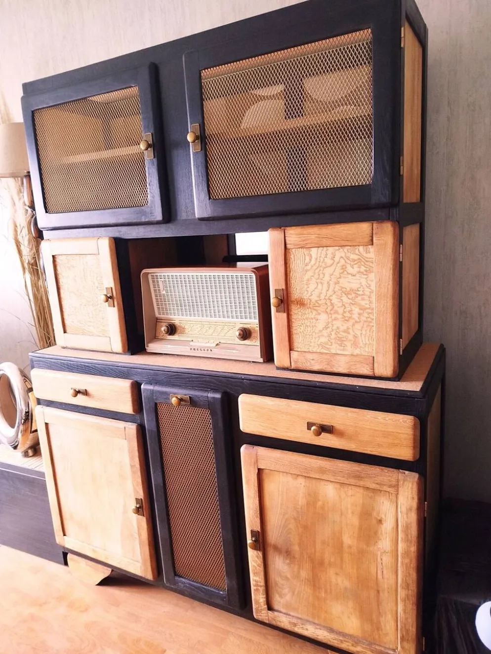 Meuble Buffet Mado vintage année 50 restauré et relooké, chêne massif